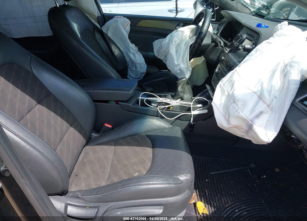 2017 HYUNDAI SONATA VIN: 5NPE34AF9HH563568