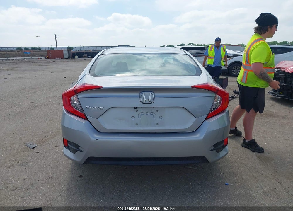 2017 HONDA CIVIC VIN: 19XFC2F52HE007907