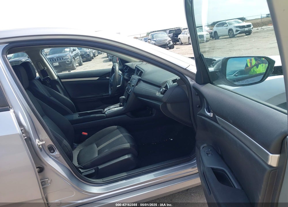 2017 HONDA CIVIC VIN: 19XFC2F52HE007907