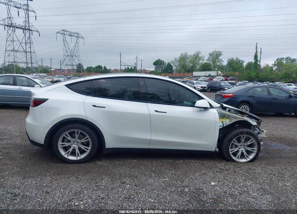 2021 TESLA MODEL Y LONG RANGE DUAL MOTOR ALL-WHEEL DRIVE VIN: 5YJYGDEE2MF098692