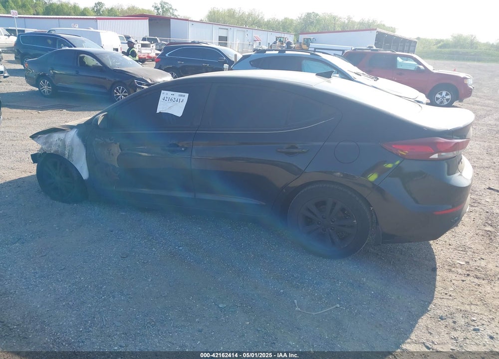 2017 HYUNDAI ELANTRA VIN: KMHD84LF5HU237195