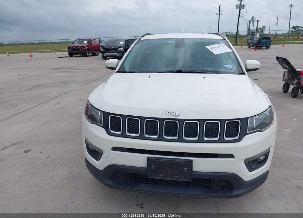 2019 JEEP COMPASS VIN: 3C4NJCBB9KT652088