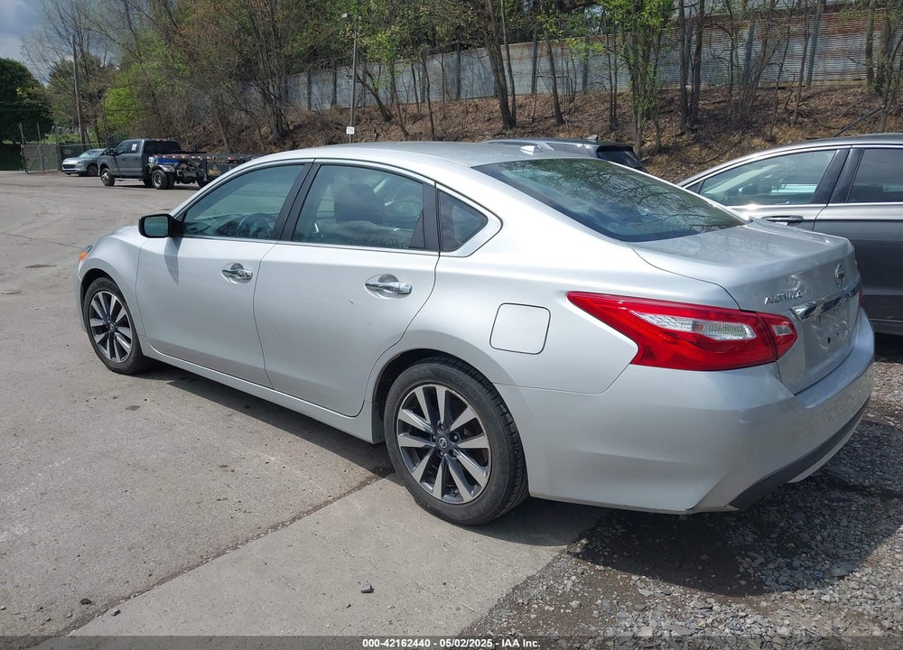 2017 NISSAN ALTIMA VIN: 1N4AL3AP4HC288839