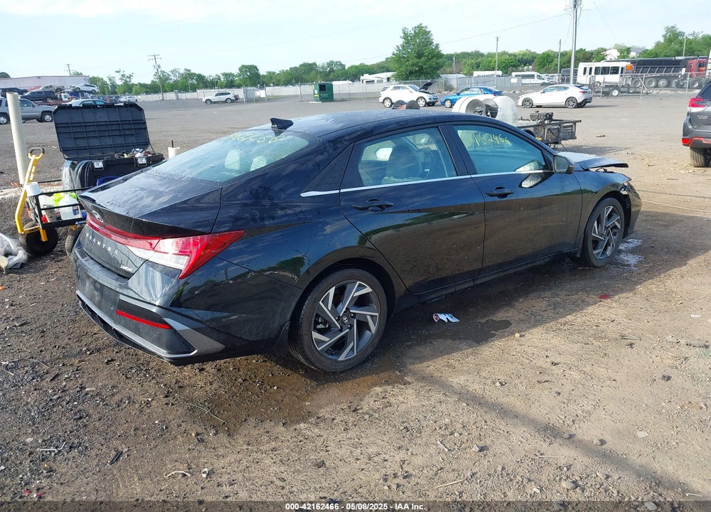 2024 HYUNDAI ELANTRA VIN: KMHLP4DG2RU677351