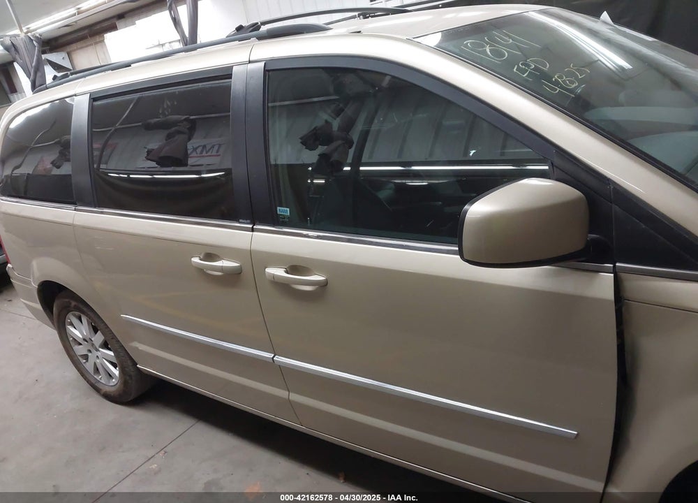 2010 CHRYSLER TOWN & COUNTRY TOURING PLUS VIN: 2A4RR8DX1AR384102
