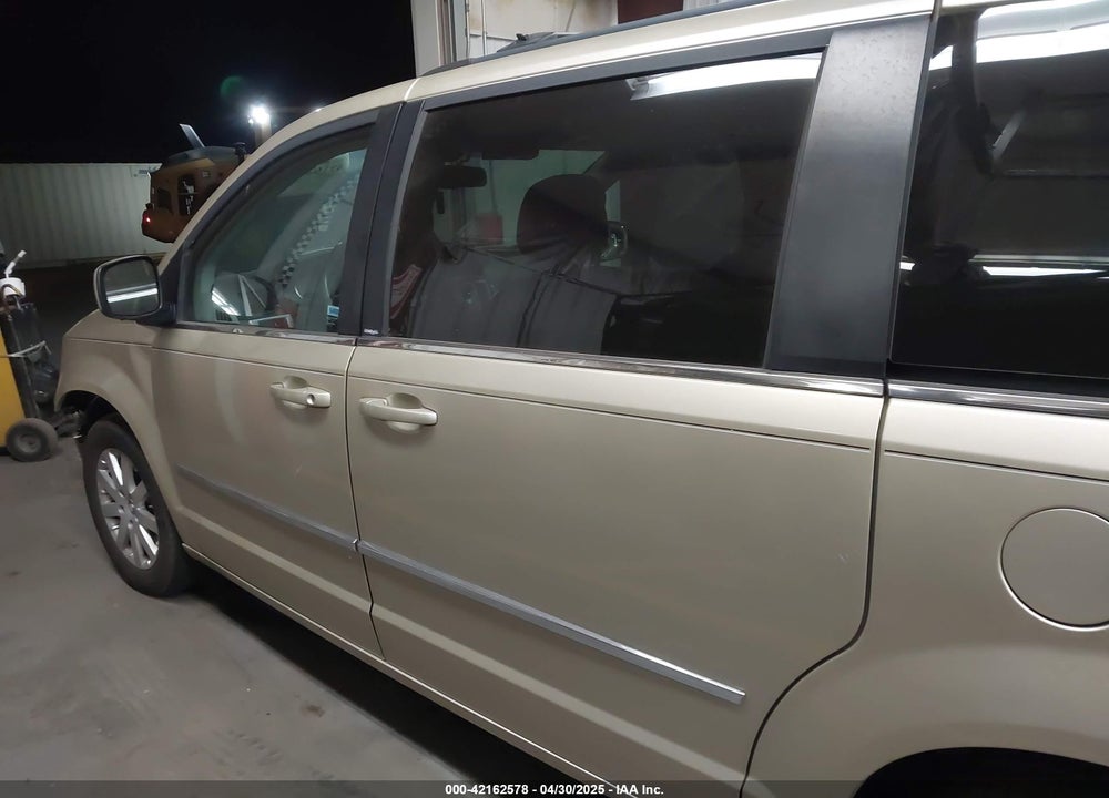 2010 CHRYSLER TOWN & COUNTRY TOURING PLUS VIN: 2A4RR8DX1AR384102