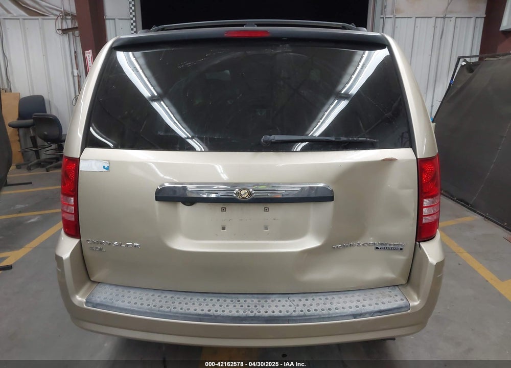 2010 CHRYSLER TOWN & COUNTRY TOURING PLUS VIN: 2A4RR8DX1AR384102