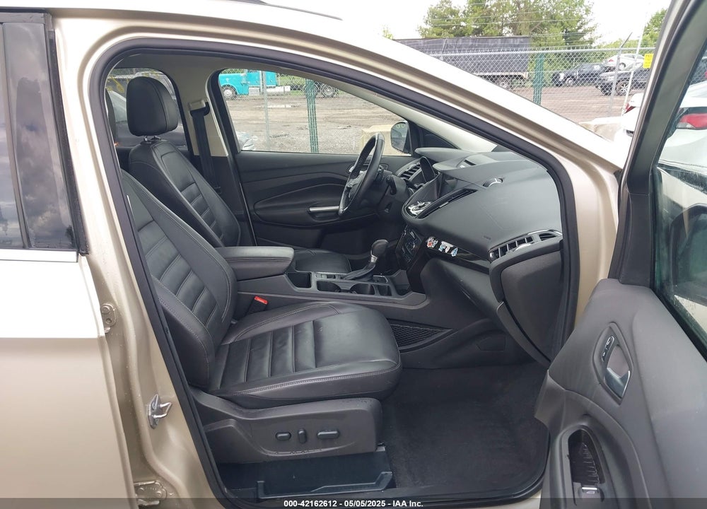 2017 FORD ESCAPE TITANIUM VIN: 1FMCU0JD5HUB15132