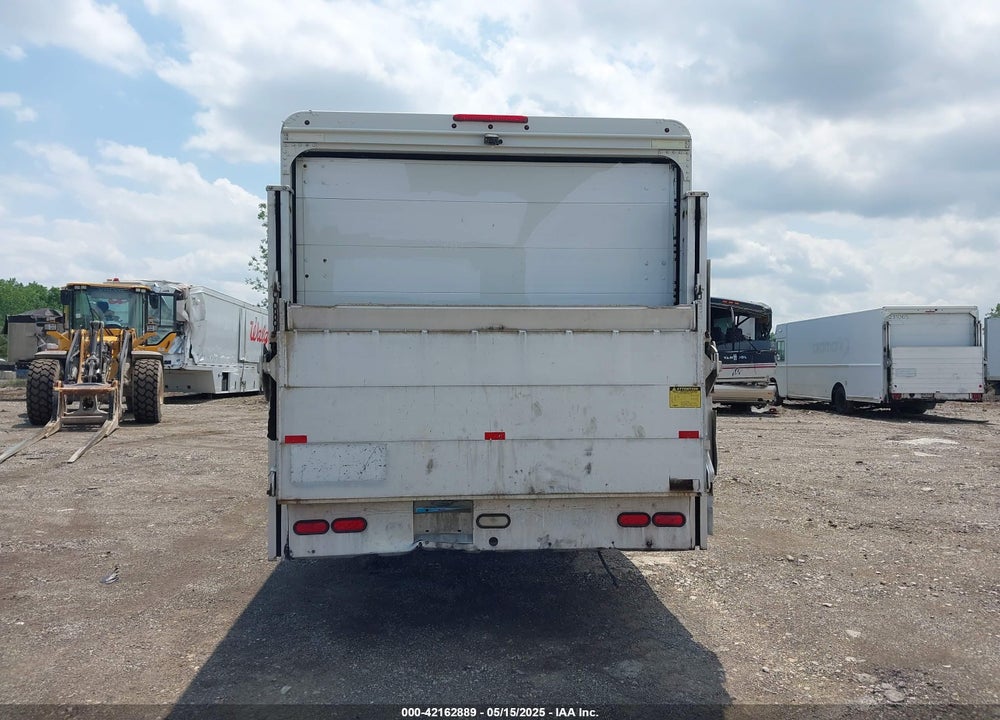 2011 FREIGHTLINER CHASSIS M LINE WALK-IN VAN VIN: 4UZACYDT1BCBE5512