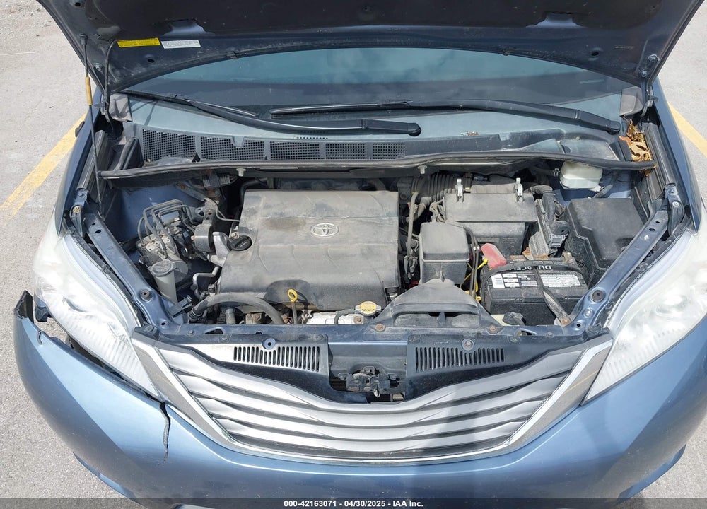 2014 TOYOTA SIENNA XLE 7 PASSENGER VIN: 5TDDK3DC5ES077601
