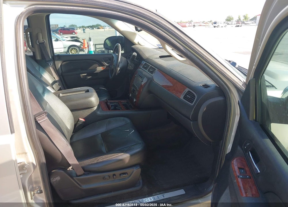 2013 CHEVROLET SUBURBAN 1500 LTZ VIN: 1GNSCKE01DR148980