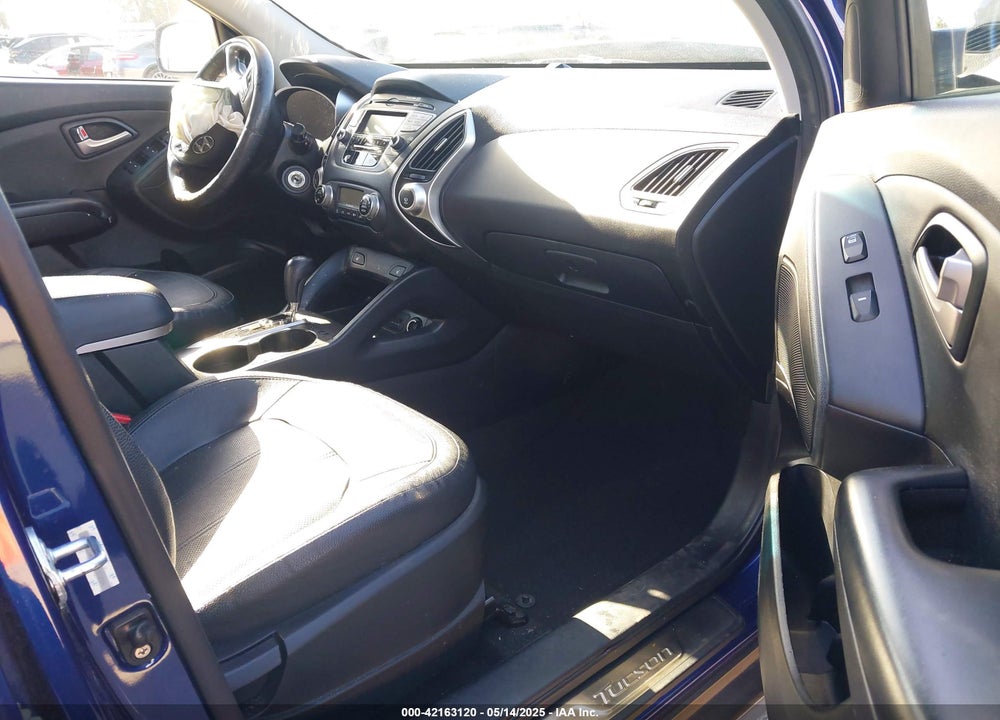 2012 HYUNDAI TUCSON LIMITED VIN: KM8JU3AC7CU530204