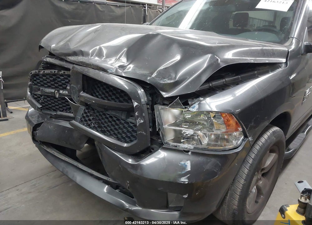 2019 RAM 1500 CLASSIC EXPRESS  4X4 6'4" BOX VIN: 1C6RR7FG6KS625365