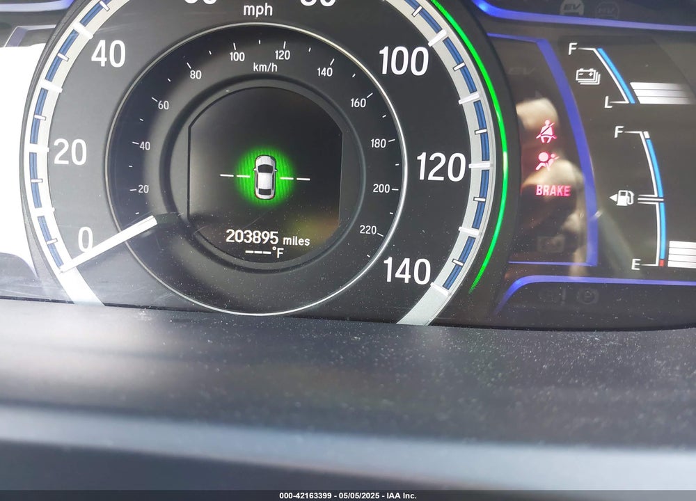 2015 HONDA ACCORD HYBRID VIN: 1HGCR6F56FA011193