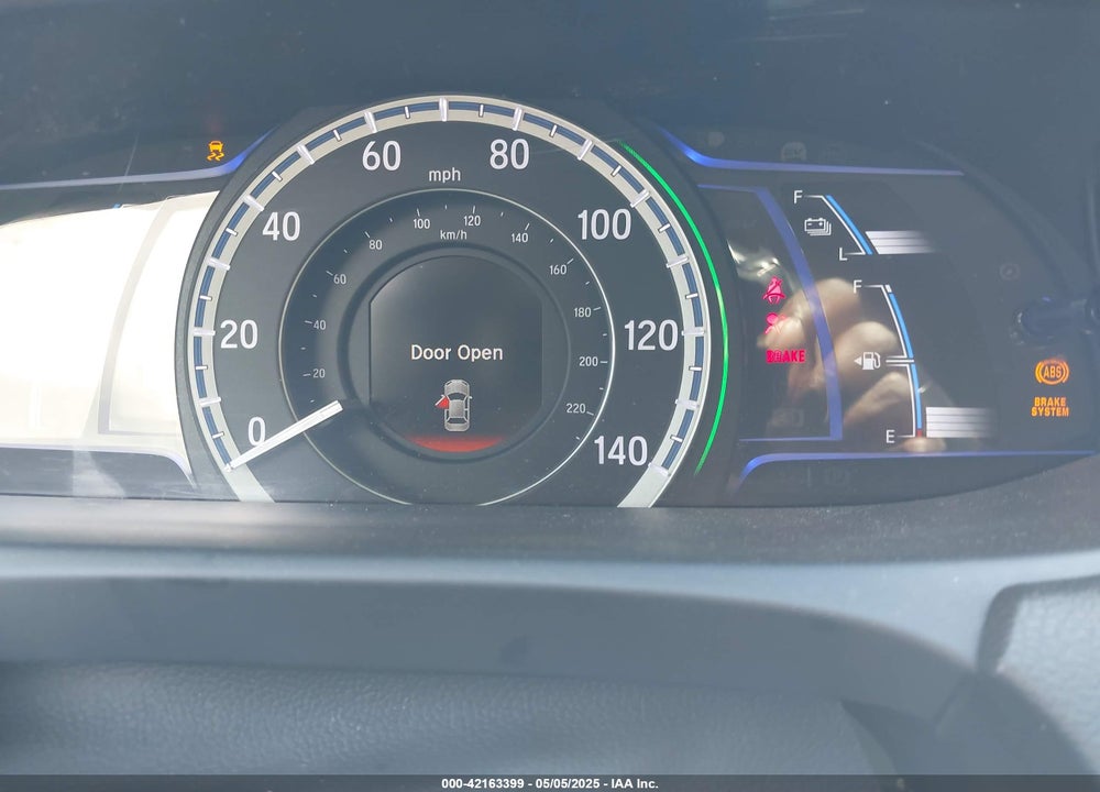 2015 HONDA ACCORD HYBRID VIN: 1HGCR6F56FA011193