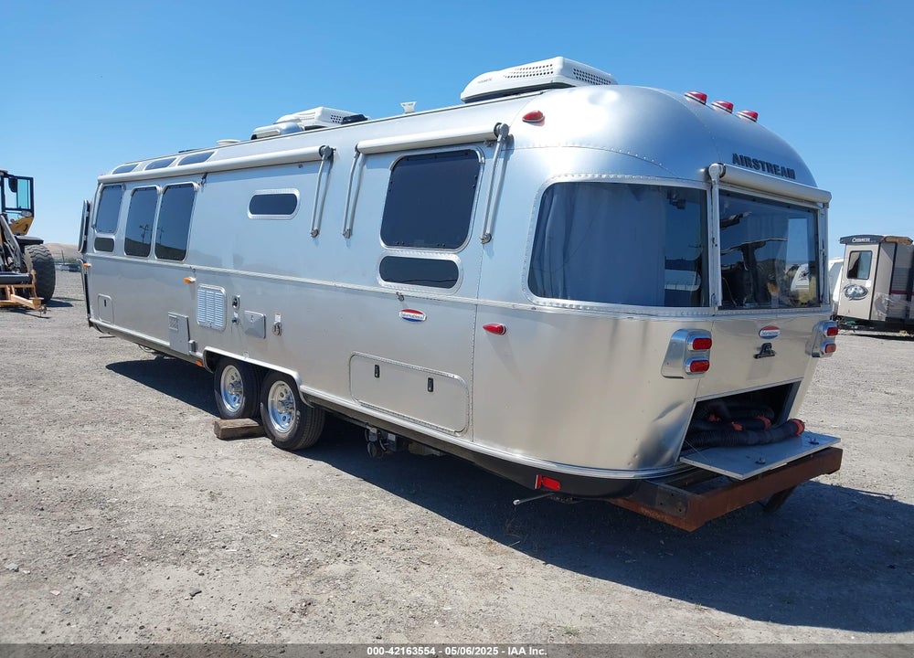 2018 AIRSTREAM OTHER VIN: 1STJFYP23JJ541307