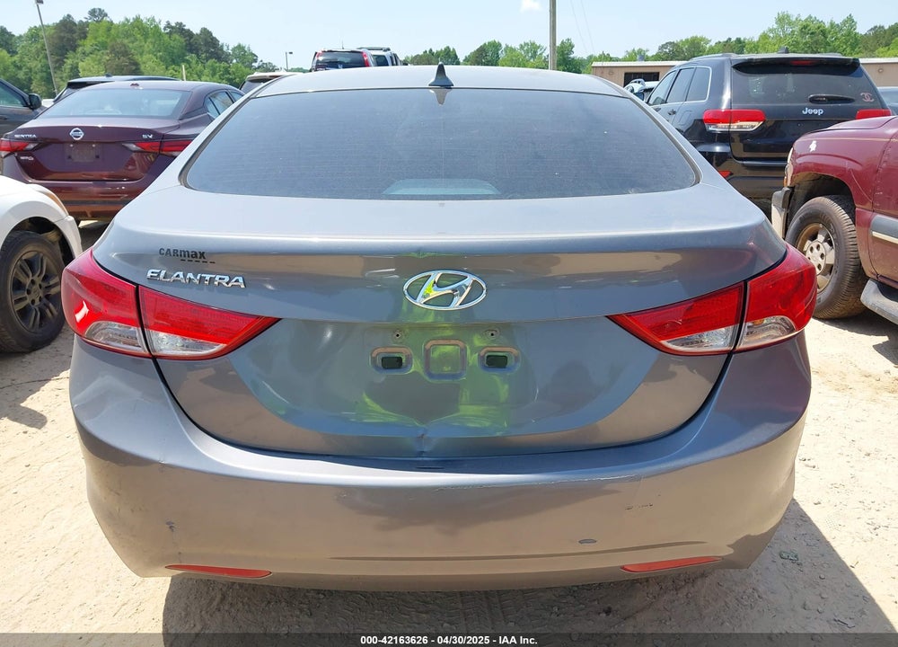2013 HYUNDAI ELANTRA VIN: 5NPDH4AE4DH417819
