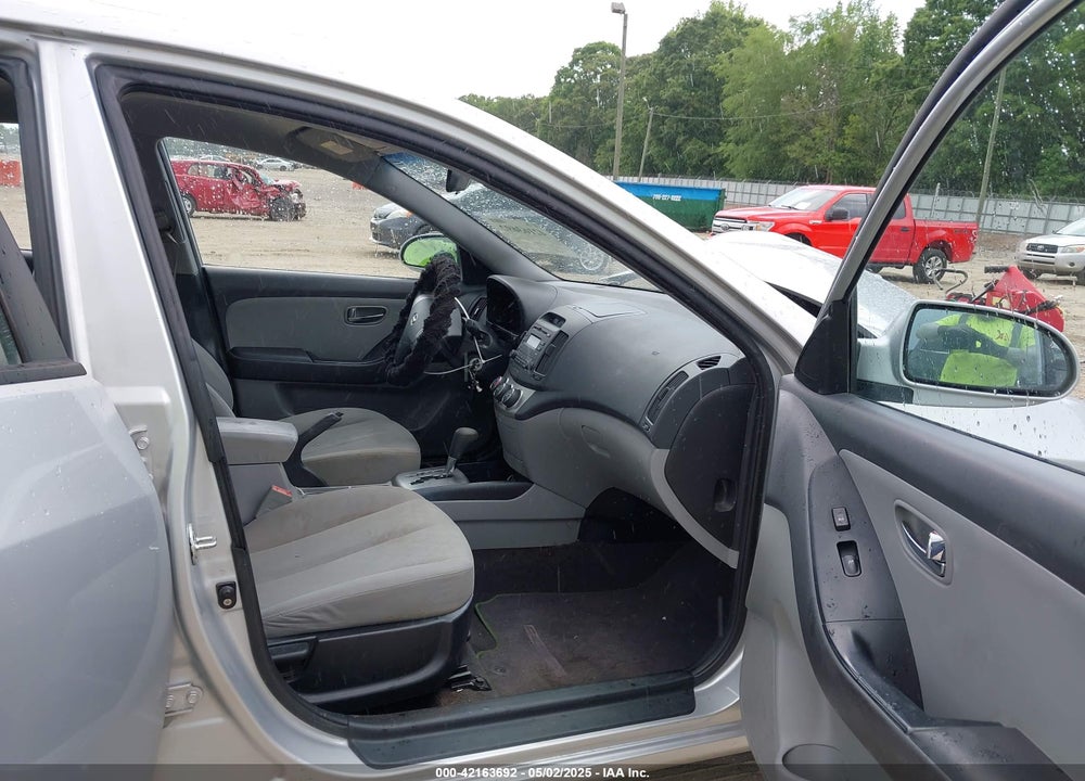 2010 HYUNDAI ELANTRA VIN: KMHDU4AD5AU826654