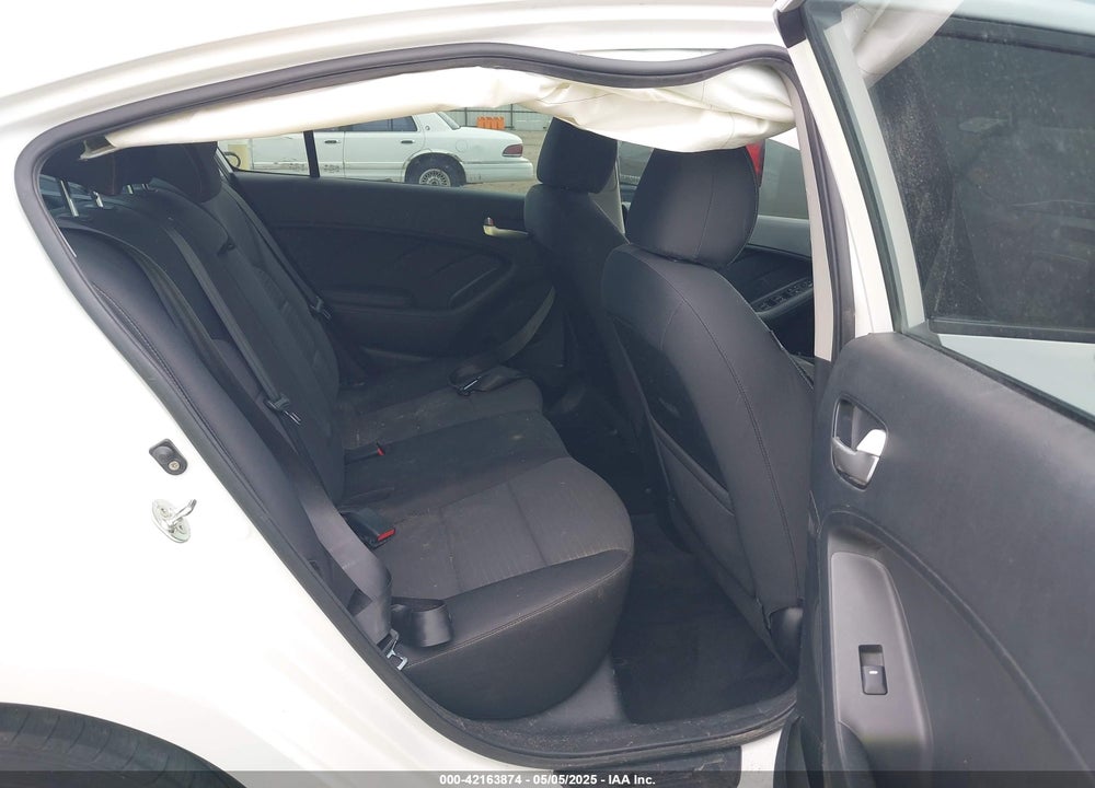 2018 KIA FORTE VIN: 3KPFL4A75JE257555