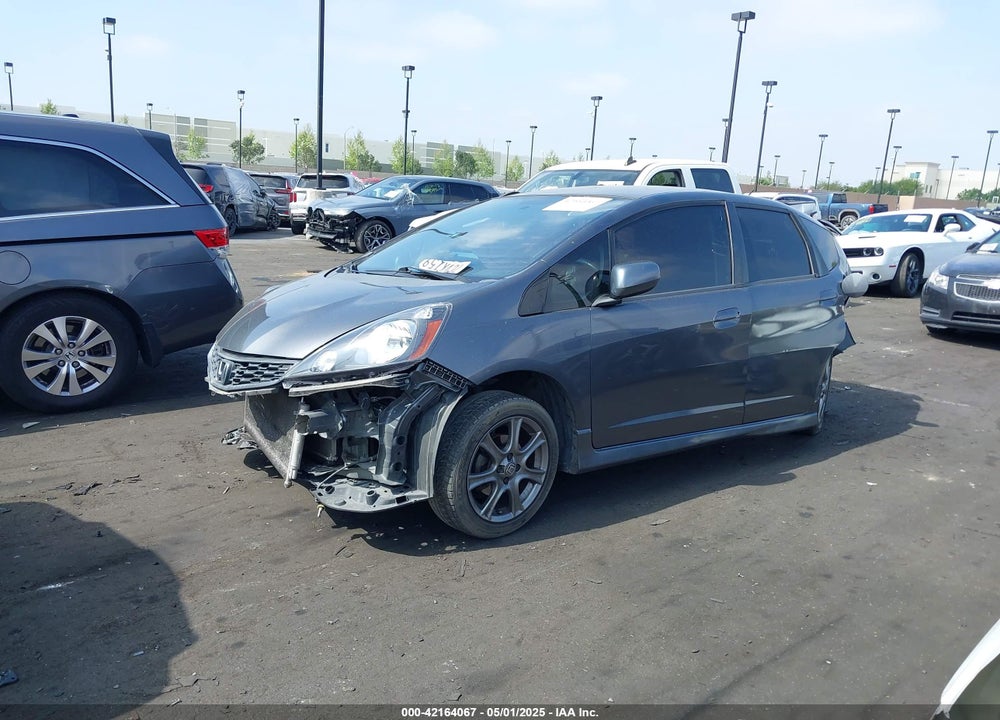 2013 HONDA FIT SPORT VIN: JHMGE8H58DC035192