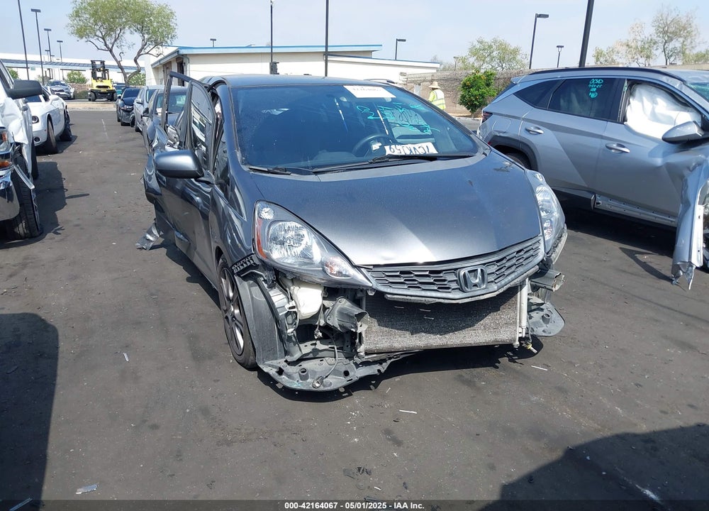 2013 HONDA FIT SPORT VIN: JHMGE8H58DC035192