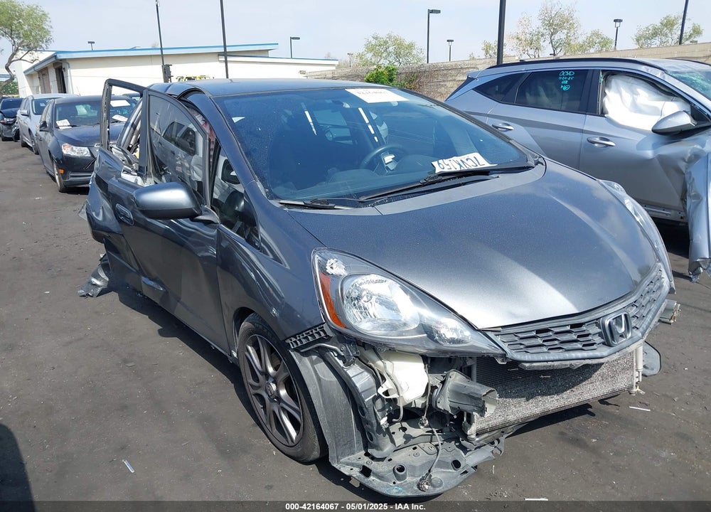 2013 HONDA FIT SPORT VIN: JHMGE8H58DC035192