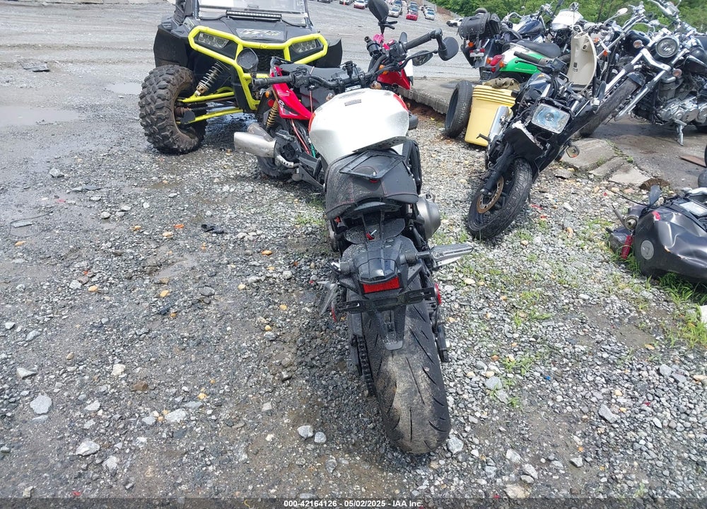 2024 YAMAHA MTM890 VIN: JYARN80E6RA001868
