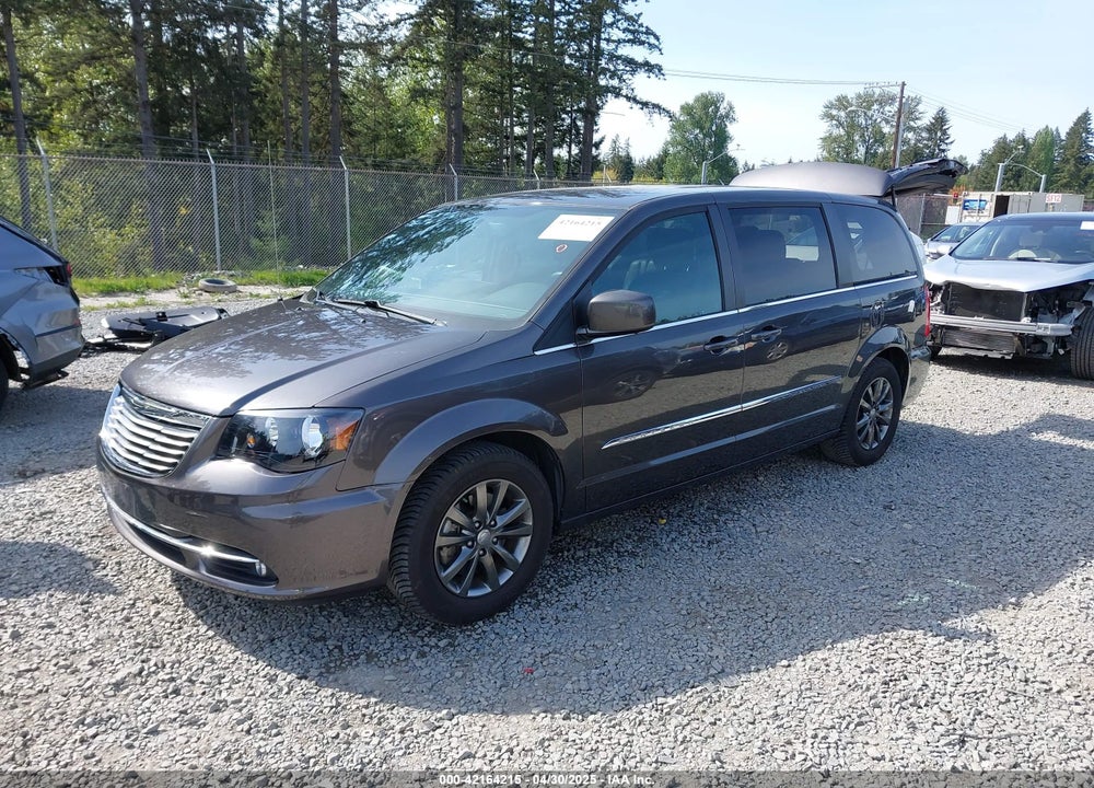 2016 CHRYSLER TOWN & COUNTRY S VIN: 2C4RC1HG0GR138532