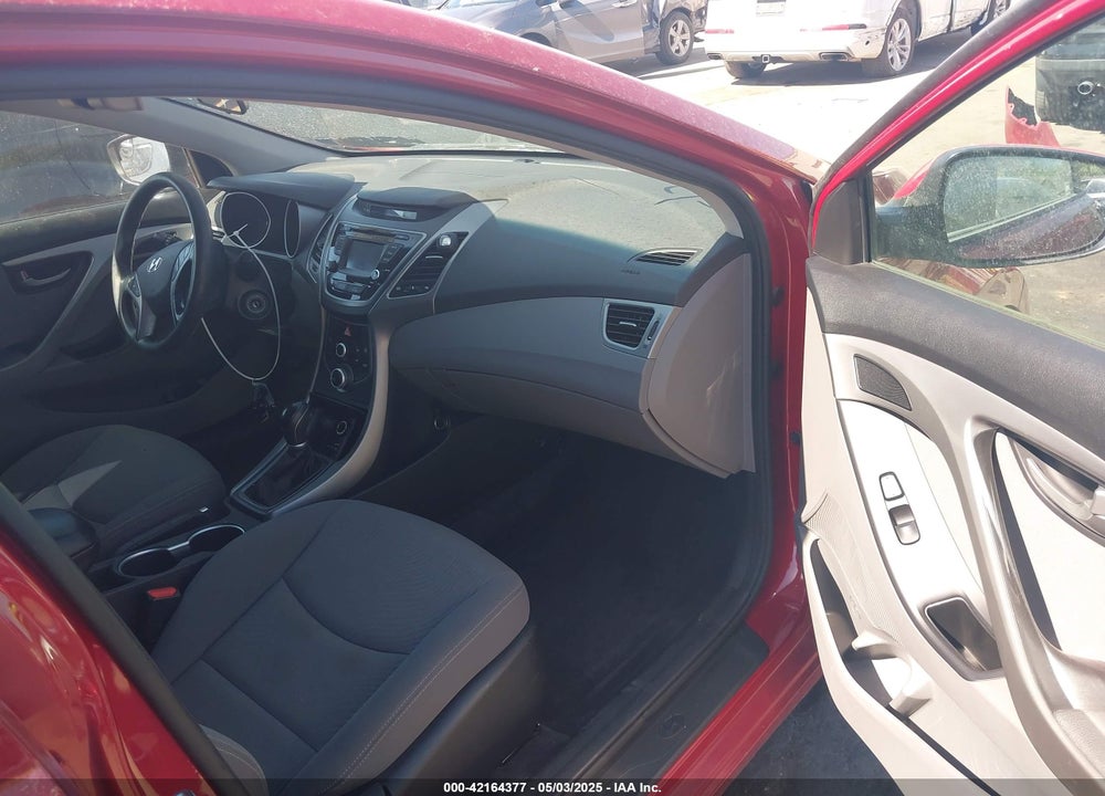 2016 HYUNDAI ELANTRA VIN: KMHDH4AE3GU586929