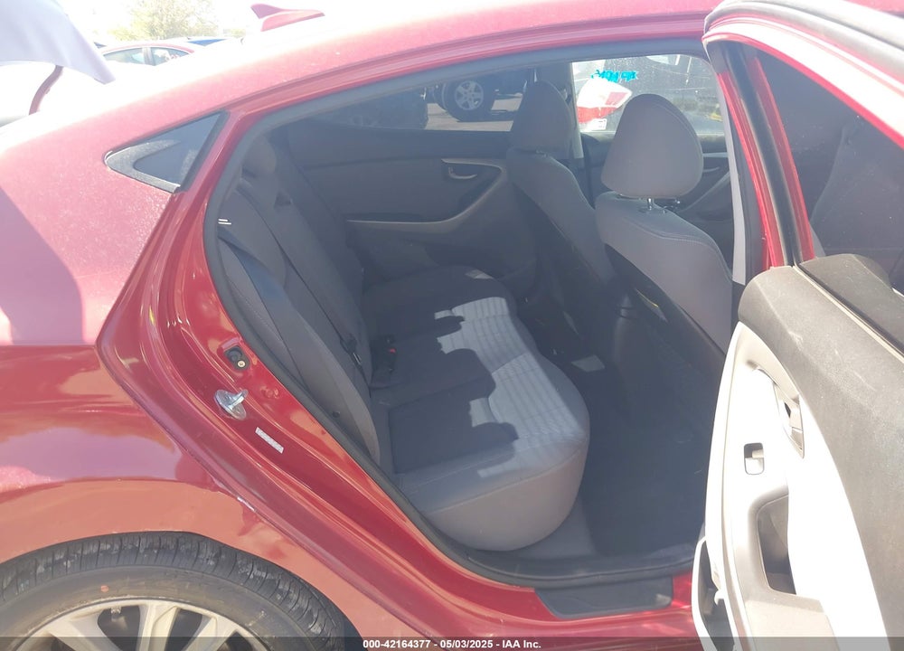 2016 HYUNDAI ELANTRA VIN: KMHDH4AE3GU586929