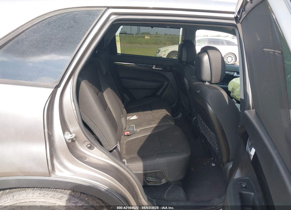 2015 KIA SORENTO LX VIN: 5XYKT3A64FG584510