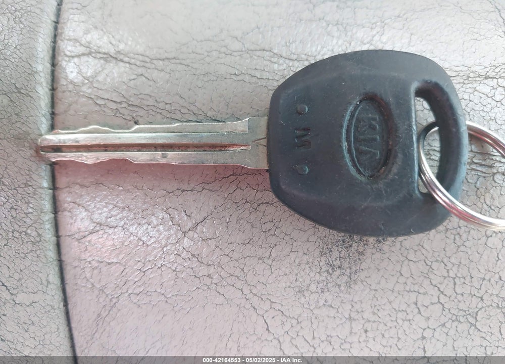 2008 KIA SEDONA VIN: KNDMB233X86199886