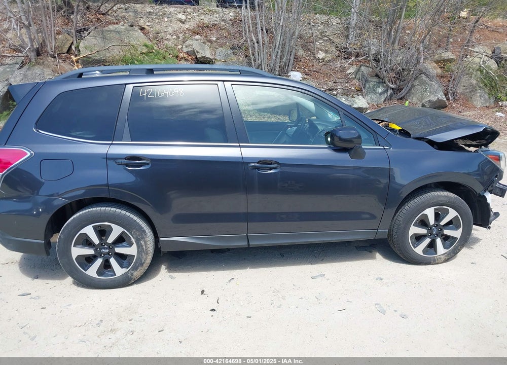 2018 SUBARU FORESTER VIN: JF2SJARC1JH615055