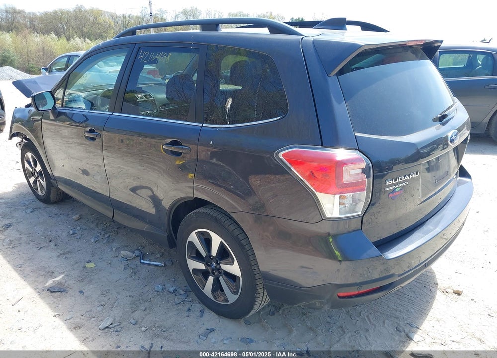 2018 SUBARU FORESTER VIN: JF2SJARC1JH615055