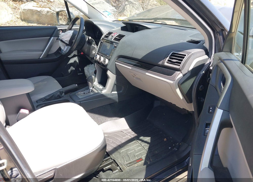 2018 SUBARU FORESTER VIN: JF2SJARC1JH615055