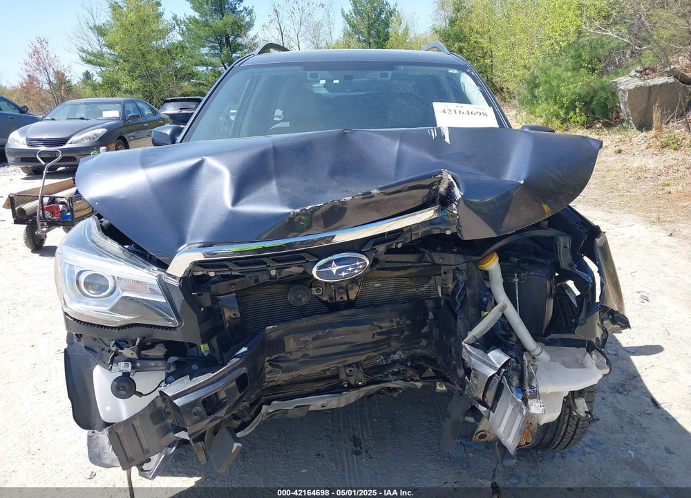 2018 SUBARU FORESTER VIN: JF2SJARC1JH615055