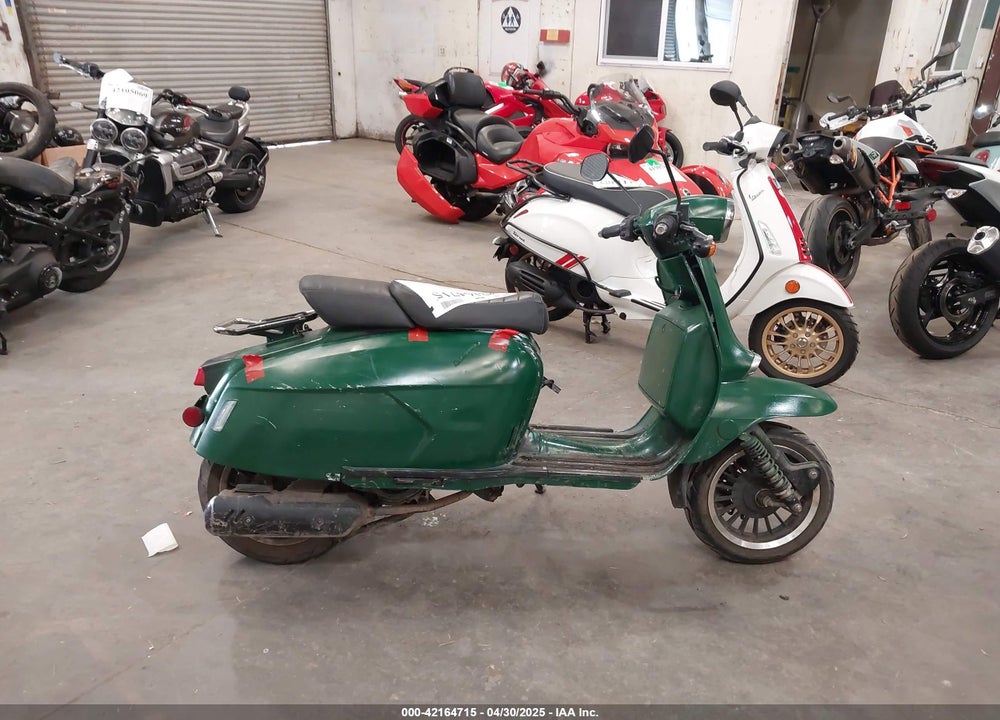 2022 ROYAL ALLOY GRAND TOURER VIN: L5RGTT5C7NU000124