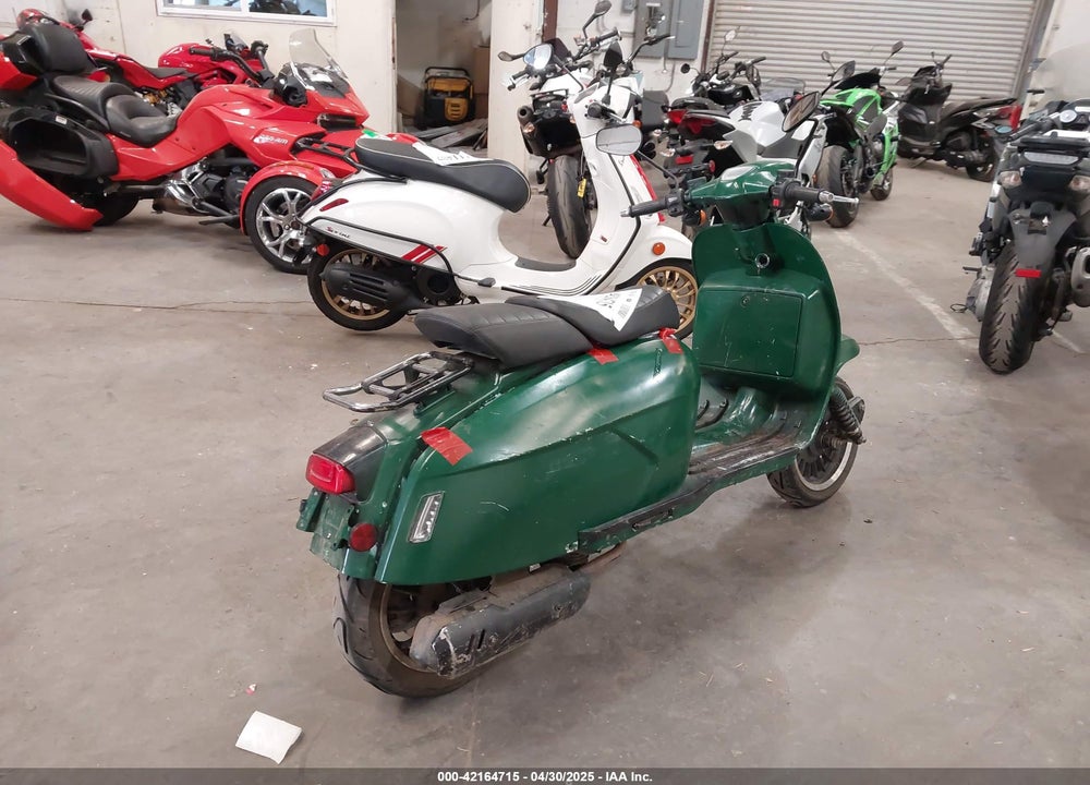 2022 ROYAL ALLOY GRAND TOURER VIN: L5RGTT5C7NU000124