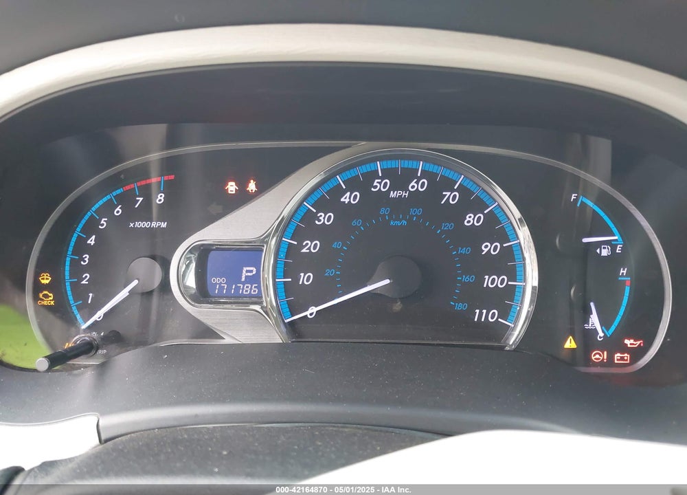 2013 TOYOTA SIENNA XLE V6 8 PASSENGER VIN: 5TDYK3DC5DS386789