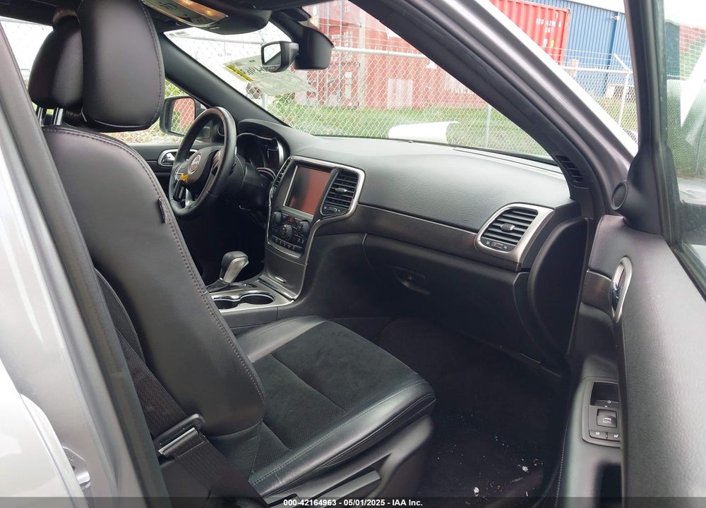 2017 JEEP GRAND CHEROKEE VIN: 1C4RJFAG1HC701921