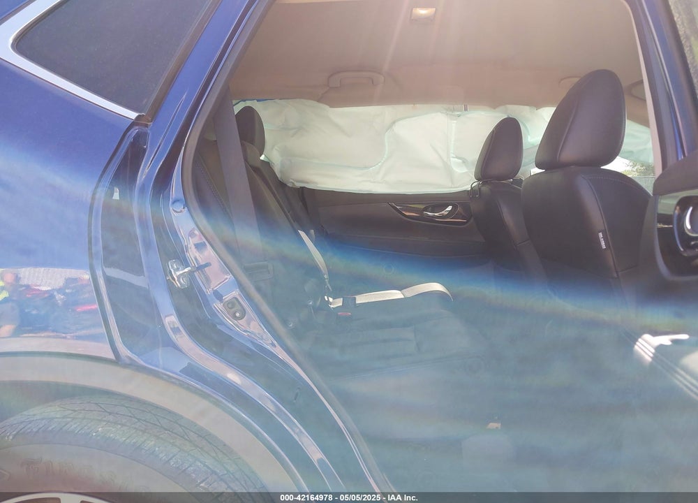 2018 NISSAN ROGUE VIN: 5N1AT2MT3JC787145