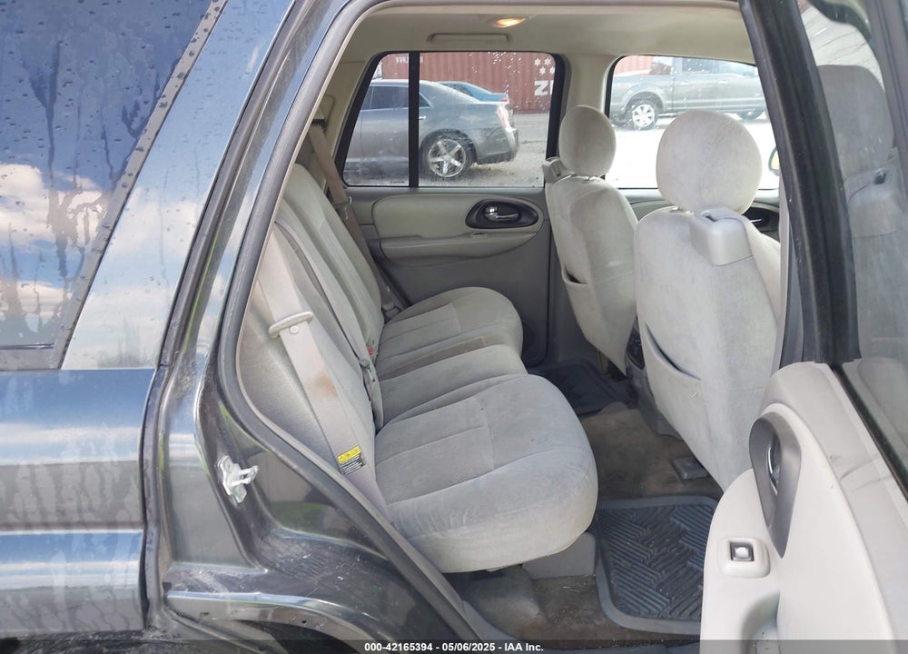 2005 CHEVROLET TRAILBLAZER VIN: 1GNDT13S352210929