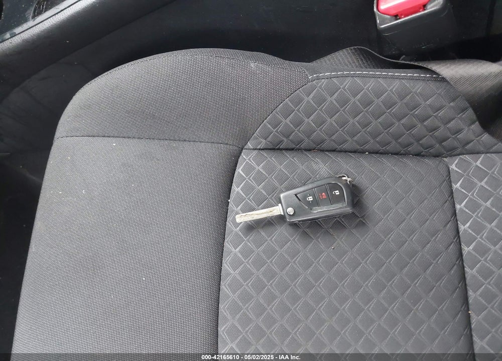 2021 TOYOTA C-HR VIN: NMTKHMBX3MR125580