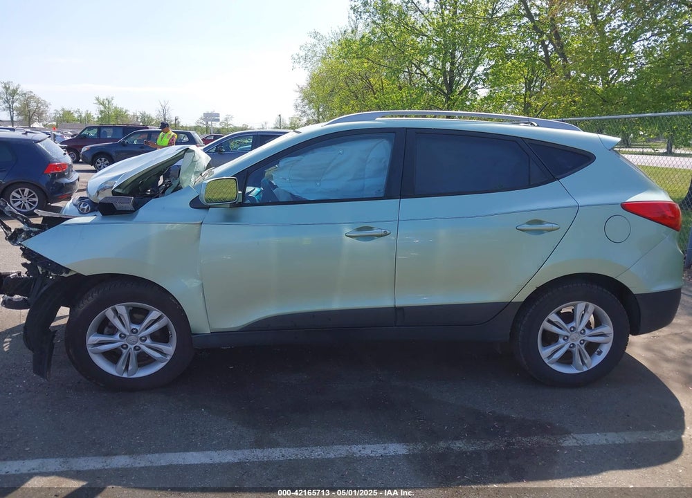 2010 HYUNDAI TUCSON VIN: KM8JU3AC9AU044197