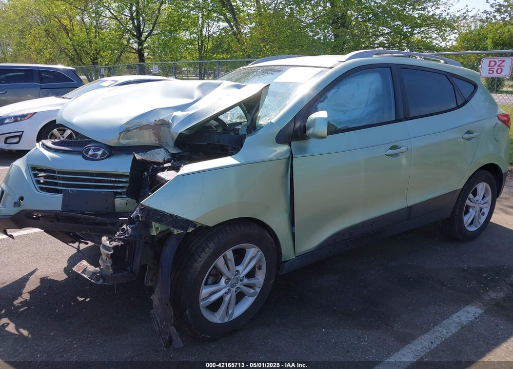2010 HYUNDAI TUCSON VIN: KM8JU3AC9AU044197