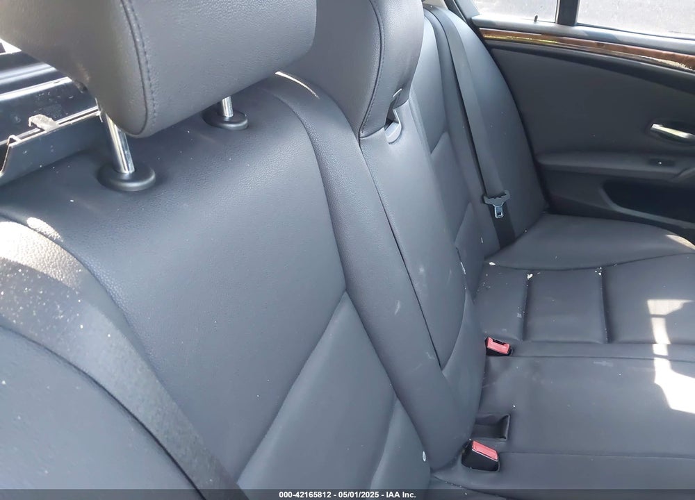 2008 BMW 528I VIN: WBANU53518CT19011