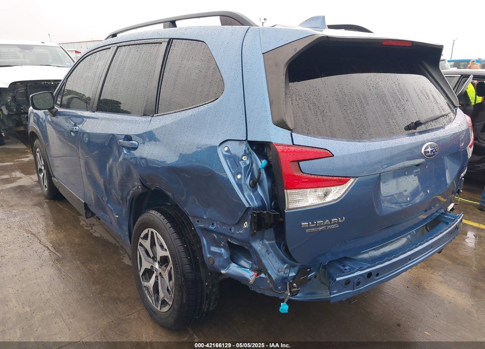2020 SUBARU FORESTER PREMIUM VIN: JF2SKAJCXLH582388
