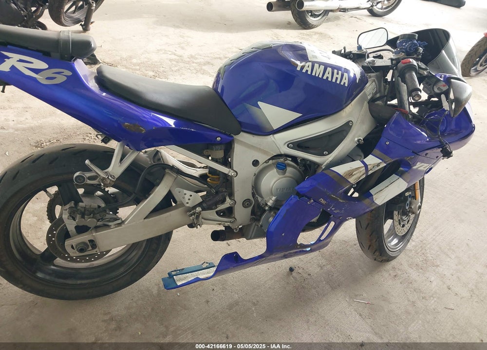 2000 YAMAHA YZFR6 L VIN: JYARJ04E2YA009813