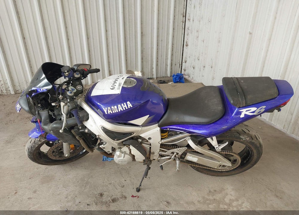 2000 YAMAHA YZFR6 L VIN: JYARJ04E2YA009813