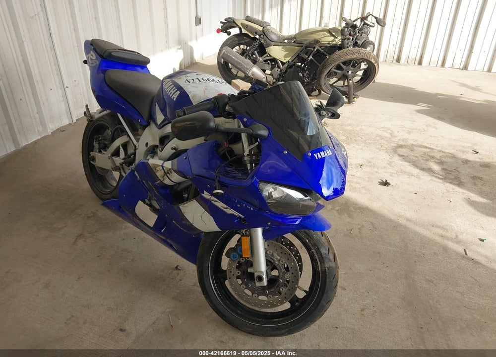 2000 YAMAHA YZFR6 L VIN: JYARJ04E2YA009813